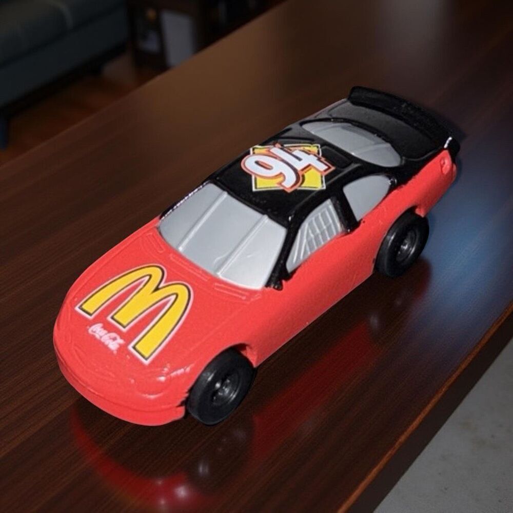 Vintage 1999 Hot Wheels China McDonald's Happy Meal Car #94 Red Diecast A35